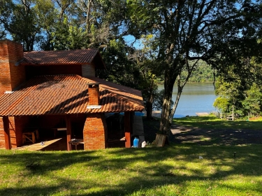 Chácara mobiliada as margens da Barragem - Cerro Negro